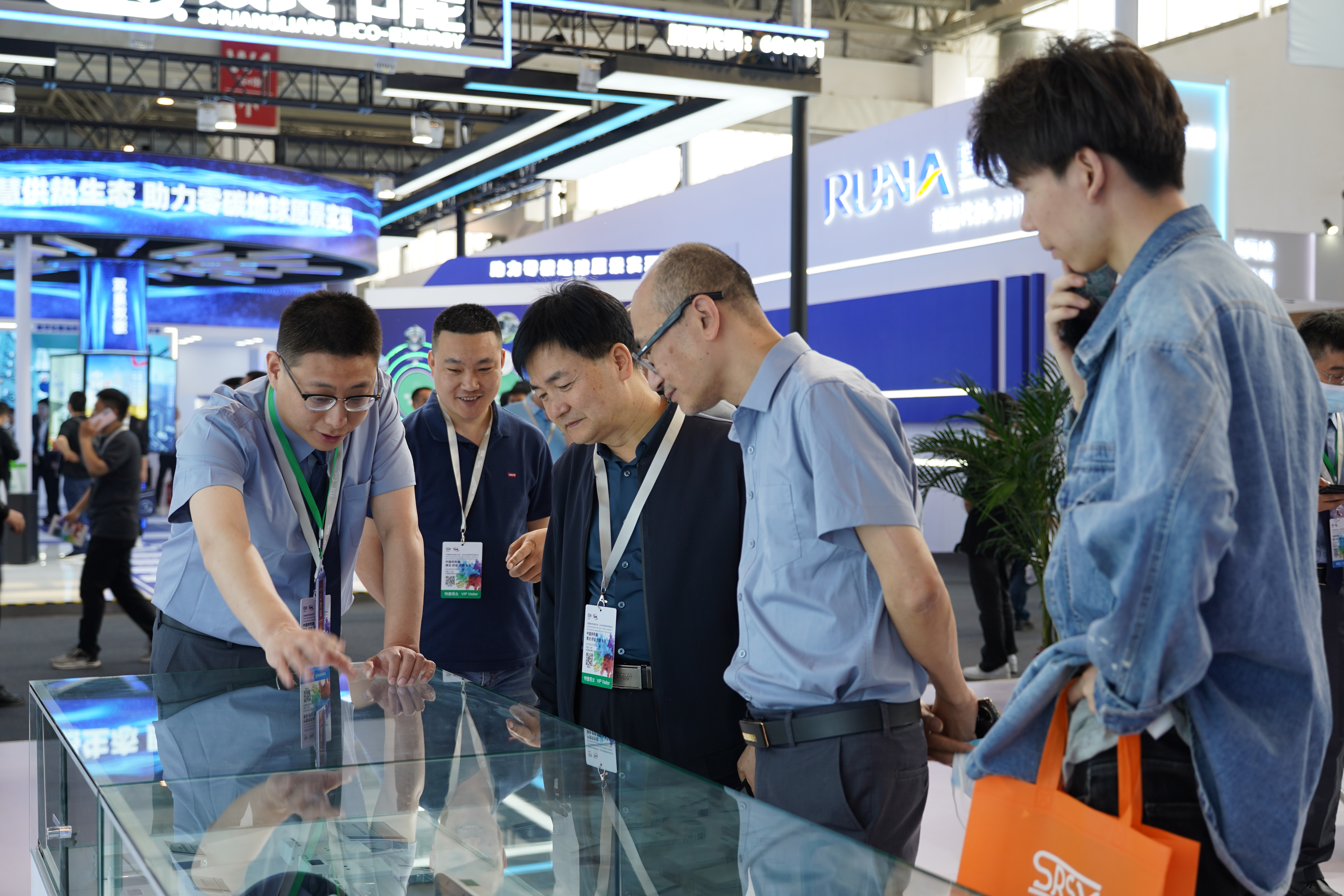 �й�����չʢ��Ļ����ʱ�ٷ�����չλ�ֳ��𱬣�(ͼ6)