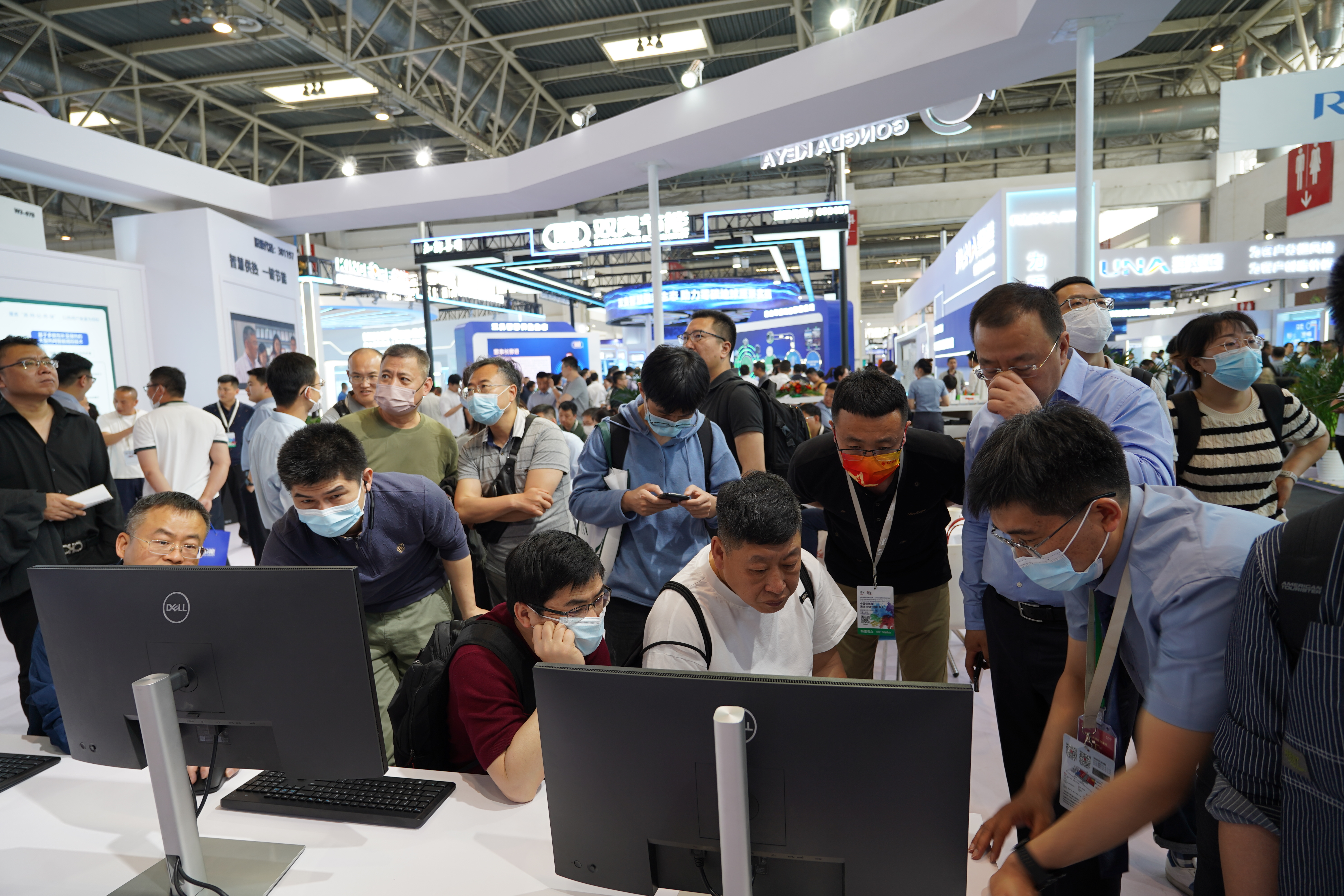 �й�����չʢ��Ļ����ʱ�ٷ�����չλ�ֳ��𱬣�(ͼ5)